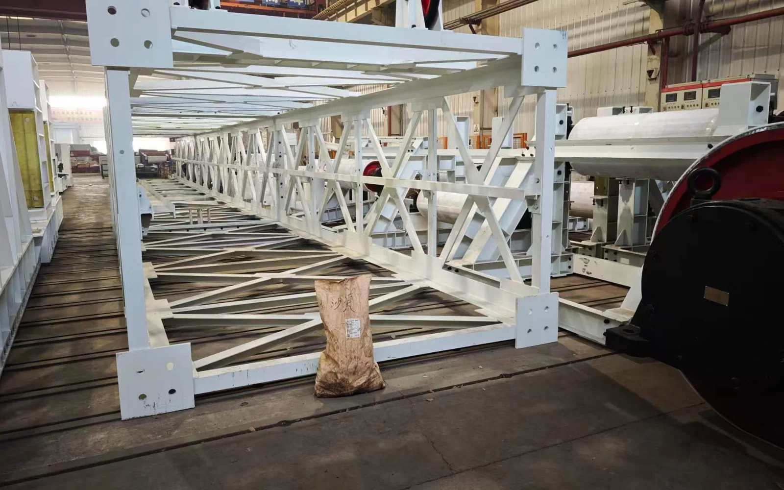 Belt conveyor assembly prepared in the workshop
