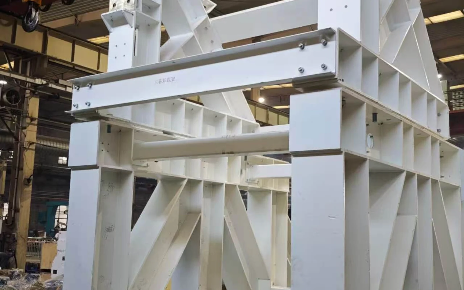 Installed DTII belt conveyor route and supporting structure